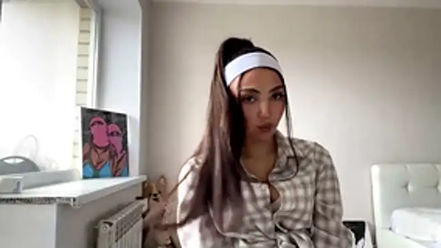 AlvinaMair online show from 04-27-26, 07:06