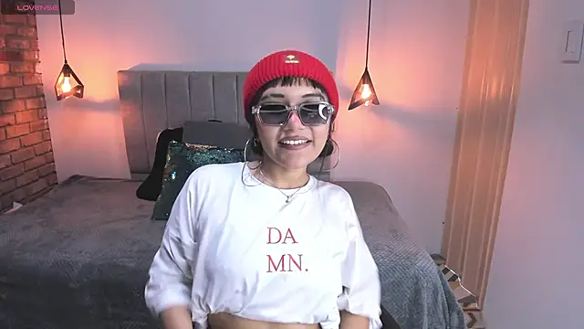 Hanna Clark   online show from 05-22-26, 02:44