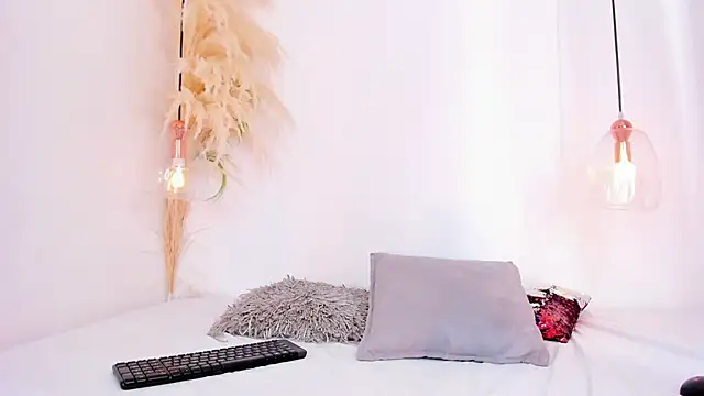 Snapshot of Alexa_fox669 chatting on 05-19-26, 01:17 Alexa fox669 online show from 05-19-26, 01:17