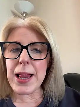 Laylaskyexx online show from 04-07-26, 10:15