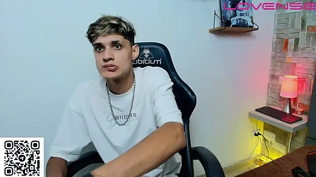 Snapshot of flaquito___ chatting on 05-15-26, 08:38 flaquito online show from 05-15-26, 08:38