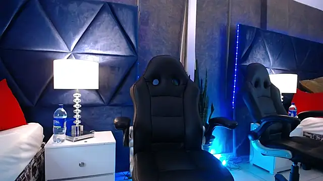 Snapshot of SiriusNoir chatting on 04-08-26, 03:50 SiriusNoir online show from 04-08-26, 03:50