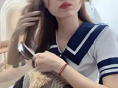    Nami    online show from 04-17-26, 12:24