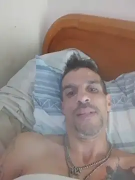 Guillelp online show from 04-27-26, 03:32