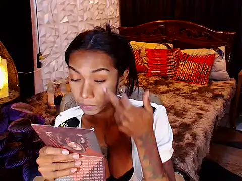 SluttyWhoreAra online show from 04-21-26, 11:18
