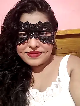 Maskedcurves online show from 04-08-26, 05:18