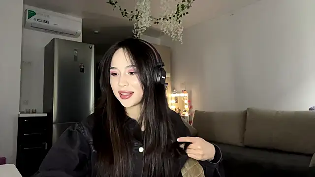 Elizabetswan online show from 04-14-26, 11:49