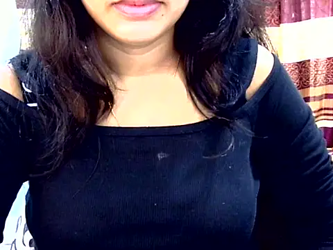 Noor Zarin online show from 04-13-26, 01:44