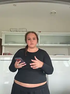 Hollpopss online show from 04-28-26, 01:27