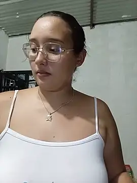 naughty girl hot  online show from 06-10-26, 12:00