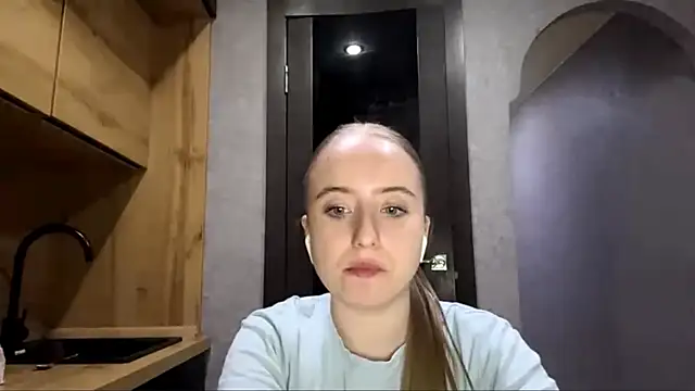 SabinaHaggen online show from 05-18-26, 06:14