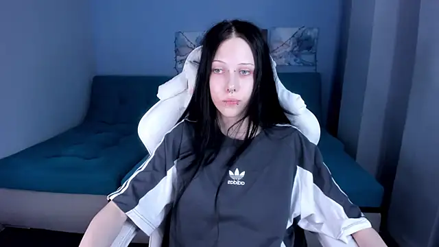 SugarBunny18 online show from 07-18-26, 05:00