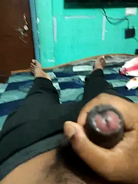 smalldick691333 online show from 04-05-26, 12:35