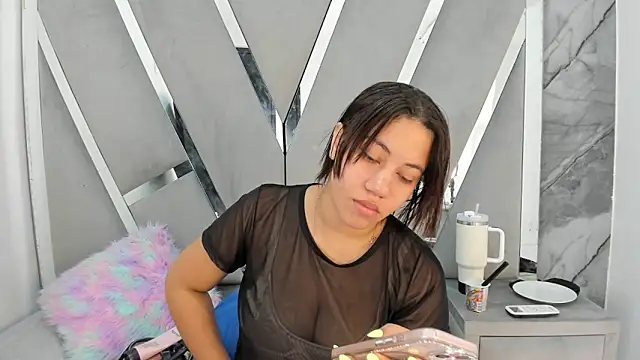 Daphne cuteht online show from 04-11-26, 01:04