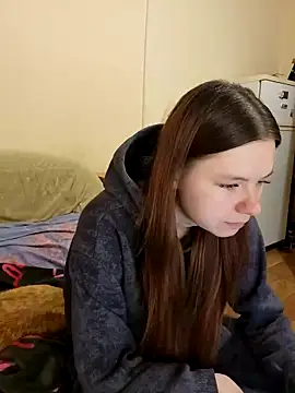 JessicaHolland1 online show from 04-14-26, 04:13