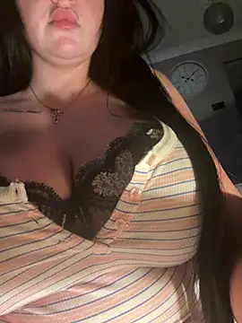 Goldenhourgirl online show from 04-16-26, 08:31