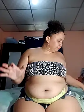 Snapshot of Marialae2735 chatting on 04-11-26, 03:27 Marialae2735 online show from 04-11-26, 03:27