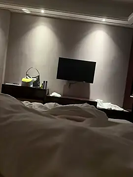 Snapshot of L7D8521 chatting on 04-06-26, 01:03 L7D8521 online show from 04-06-26, 01:03