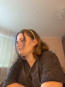 Snapshot of EdithBrown chatting on 04-05-26, 01:41 EdithBrown online show from 04-05-26, 01:41