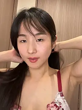Snapshot of Hinako_0012 chatting on 05-11-26, 12:49 Hinako 0012 online show from 05-11-26, 12:49