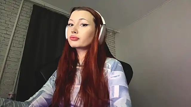 Snapshot of LaurenGoodhart chatting on 04-10-26, 05:17 LaurenGoodhart online show from 04-10-26, 05:17