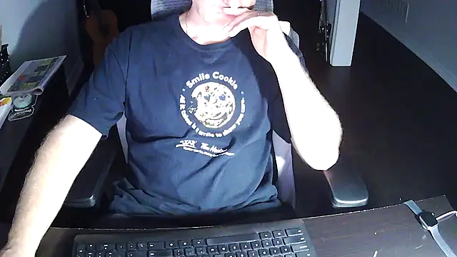 Shalun2000 online show from 06-19-26, 02:49