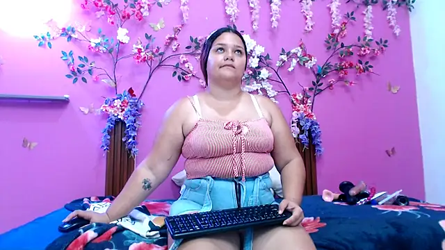 Snapshot of starfishanal21 chatting on 04-09-26, 07:19 starfishanal21 online show from 04-09-26, 07:19