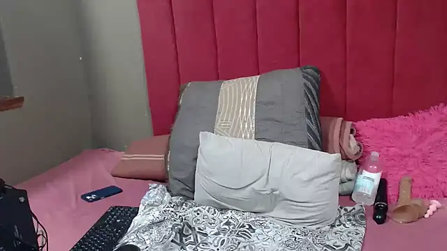 Snapshot of PinkyxGodess chatting on 04-28-26, 02:27 PinkyxGodess online show from 04-28-26, 02:27