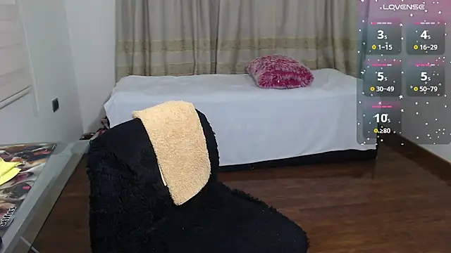 Snapshot of pyninahot chatting on 01-24-25, 10:51 pyninahot online show from 01-24-25, 10:51