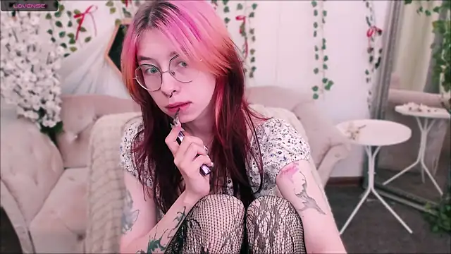 Alice Nyx online show from 06-11-26, 08:40