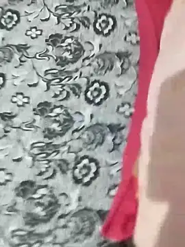 Snapshot of burguesinha chatting on 04-05-26, 10:01 burguesinha online show from 04-05-26, 10:01