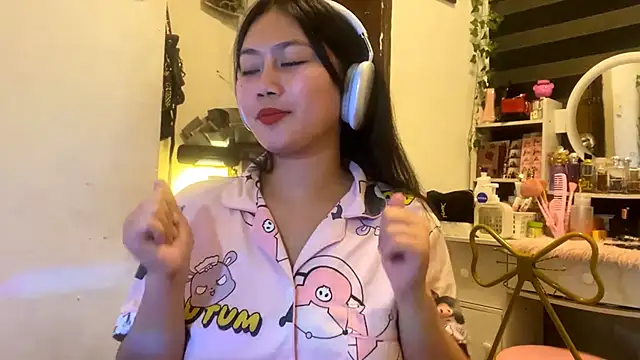 Snapshot of GlindaDejardin chatting on 04-24-26, 05:48 GlindaDejardin online show from 04-24-26, 05:48