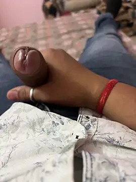 Saksham57953 online show from 04-12-26, 11:26