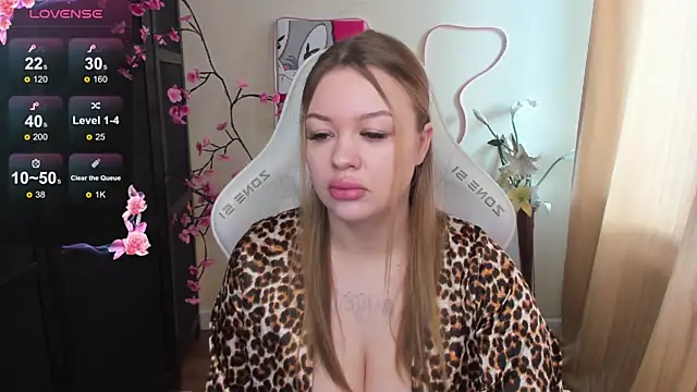 AmeliePeach online show from 05-17-26, 01:25