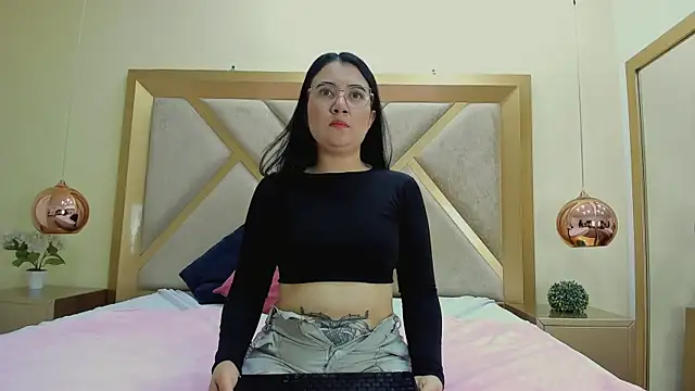 ChloeAshdord online show from 04-08-26, 01:11