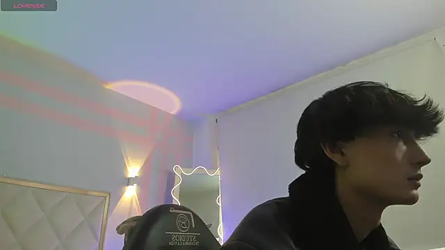 Snapshot of Eidan_tay chatting on 04-08-26, 07:47 Eidan tay online show from 04-08-26, 07:47