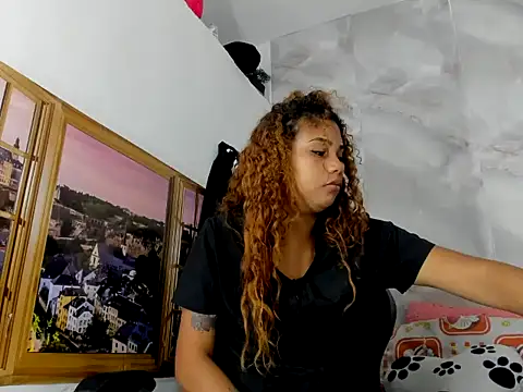 Snapshot of EllyBloom chatting on 05-11-26, 01:50 EllyBloom online show from 05-11-26, 01:50