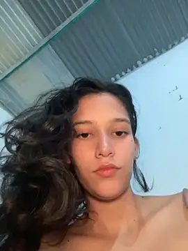 Snapshot of RAMONA_and_ROGER chatting on 04-09-26, 01:49 RAMONA and ROGER online show from 04-09-26, 01:49