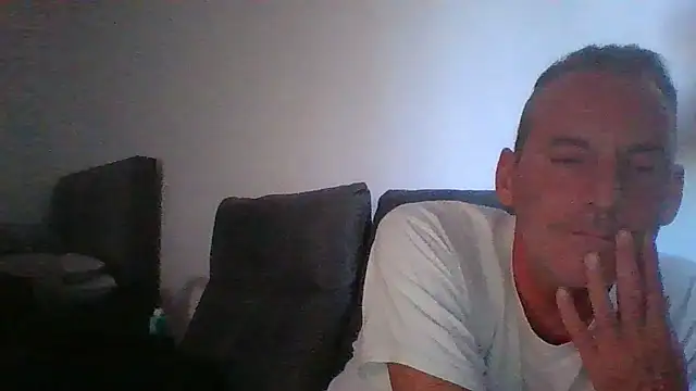 Snapshot of CanCumALot chatting on 04-30-26, 03:40 CanCumALot online show from 04-30-26, 03:40