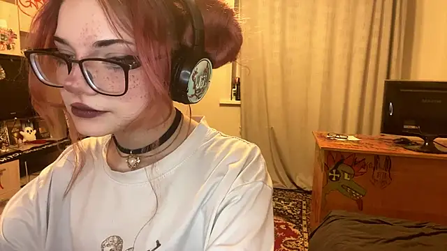 RedHeadCat online show from 04-30-26, 09:41