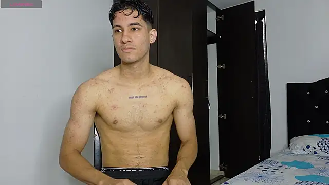 Snapshot of JakeMonroe chatting on 04-09-26, 03:17 JakeMonroe online show from 04-09-26, 03:17