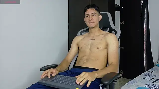 Snapshot of JakeMonroe chatting on 04-15-26, 02:46 JakeMonroe online show from 04-15-26, 02:46