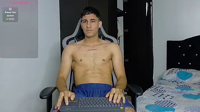 Snapshot of JakeMonroe chatting on 04-17-26, 03:37 JakeMonroe online show from 04-17-26, 03:37