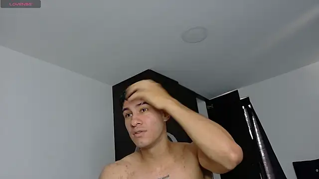 Snapshot of JakeMonroe chatting on 04-23-26, 03:36 JakeMonroe online show from 04-23-26, 03:36