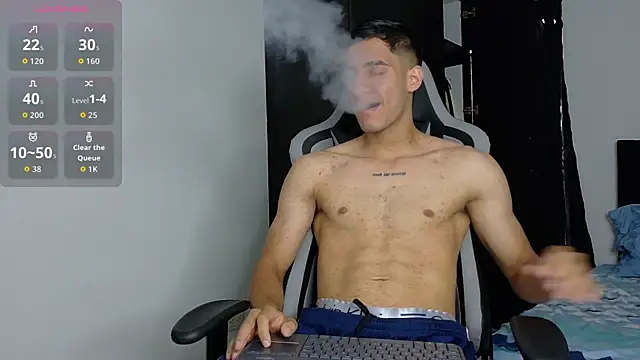Snapshot of JakeMonroe chatting on 05-06-26, 03:39 JakeMonroe online show from 05-06-26, 03:39