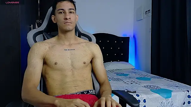 Snapshot of JakeMonroe chatting on 05-26-26, 02:46 JakeMonroe online show from 05-26-26, 02:46
