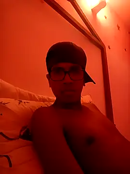 Snapshot of ANDRIU2 chatting on 04-06-26, 04:57 ANDRIU2 online show from 04-06-26, 04:57