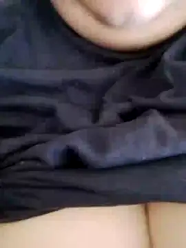 Snapshot of criscvwolff99 chatting on 05-25-26, 04:13 criscvwolff99 online show from 05-25-26, 04:13