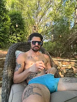 Snapshot of Jcboo14 chatting on 04-10-26, 10:03 Jcboo14 online show from 04-10-26, 10:03