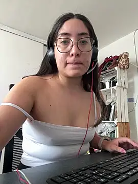 vampiralatina online show from 04-27-26, 07:12